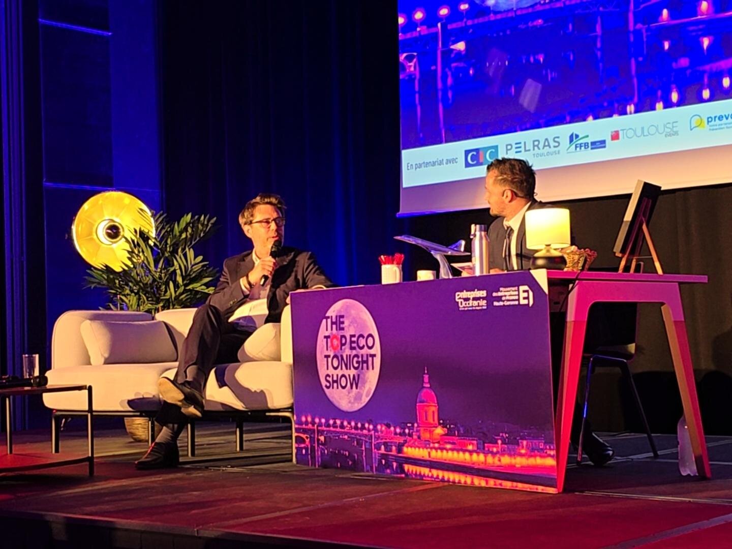 Pierre-Olivier Nau, président du Medef de Haute-Garonne, a introduit la soirée avec un jeu de questions-réponses décalées. (Photo : Dorian Alinaghi - Entreprises Occitanie)