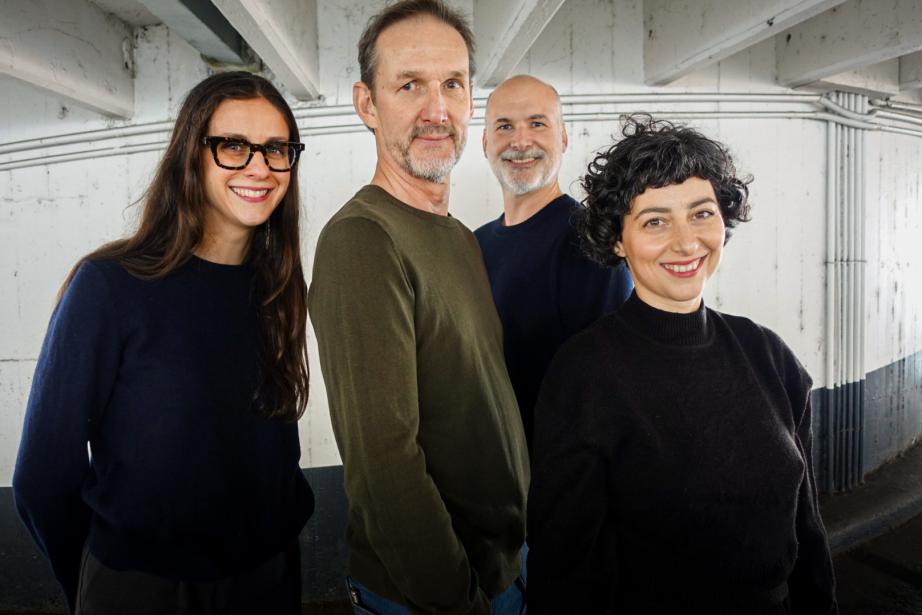 De gauche à droite : Coralie Duprat, directrice conseil & stratégie globale, Pierre-Yves Demarcq, fondateur/directeur de création, Cédric Morvan, fondateur/directeur artistique et Teiko Mgaloblishvili, fondatrice/directrice des stratégies. (Photo Sang Neuf)