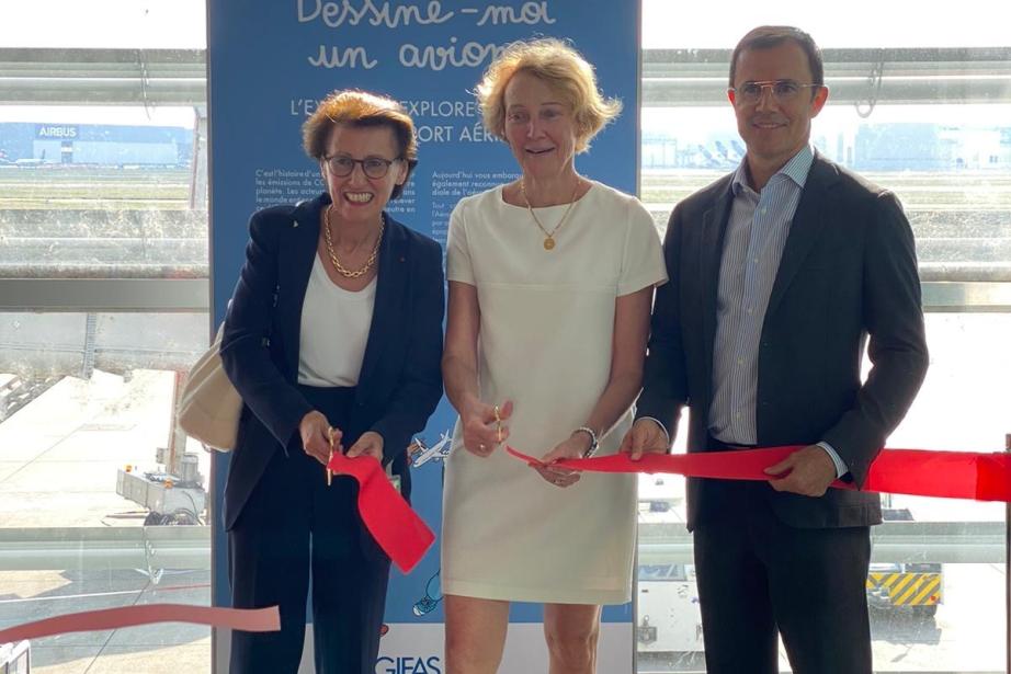 De gauche à droite : Yannick Assouad (VP Thales Avionics, présidente du COPIL CORAC et membre du bureau Gifas), Agnès Plagneux-Bertrand (vice-présidente de Toulouse Métropole) et Philippe Crébassa (président du directoire de l'aéroport Toulouse-Blagnac). (Photo : ATB)