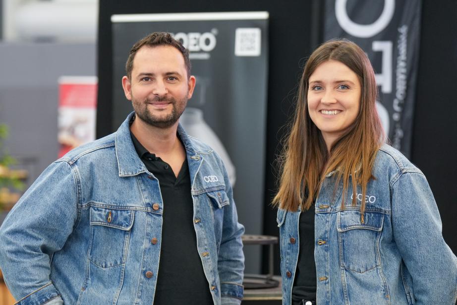 Yannick et Amandine, les co-dirigeants de Coeo Design, dans le Gard. (Photo : Coeo Design)