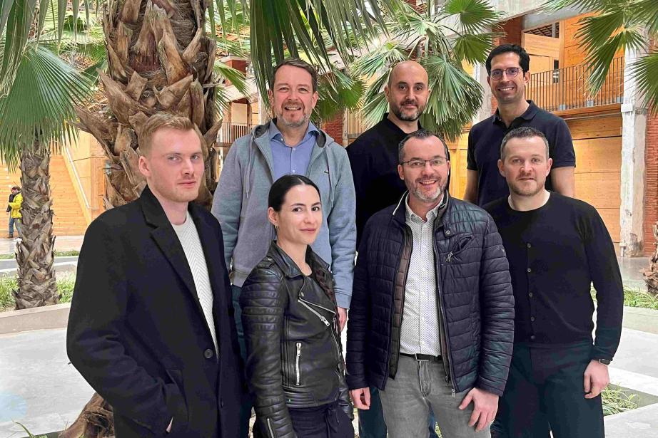 Dans l’ordre de gauche à droite : en bas, Leo Vernisse, Chloé Cano (Axeinos), Cédric Laurent (GBC), Joël Thivet (Reepair) et, en haut, Alexandre Zisa (Ecotrain), Sébastien Vacher (Paccap), Eduardo Silva (Guaeca). (Photo Nubbo