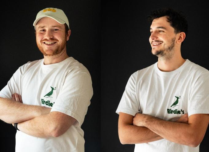 Maxence et Félix, gérants du food truck Birdie's à Toulouse. (Photo : Pierre Blum)