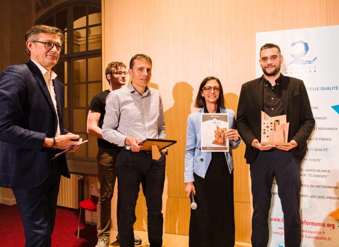 L'équipe Getinge avec le prix des bonnes pratiques dans la catégorie PME. (Photo France Qualité)