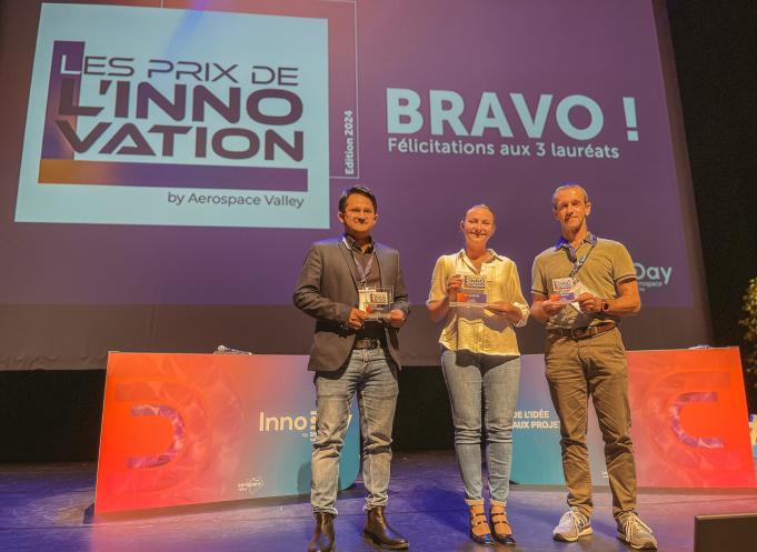 Voici les trois lauréats des 'Prix de l’Innovation by Aerospace Valley’ 2024 : de gauche à droite, Cognitive Design Systems (3e prix), Infinite Orbits (1er prix) et AD-WAIBE (2e prix). (Photo : Aerospace Valley)